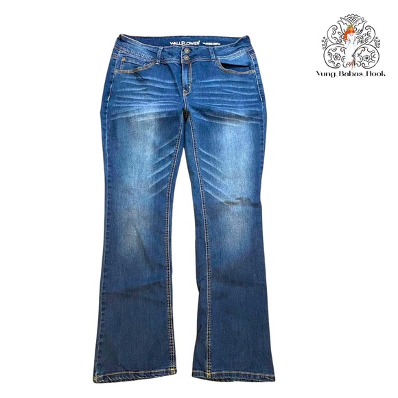Wallflower Denim - Wallflower Size 15 Juniors The Luscious Curvy Fit 35” waist PRELOVED